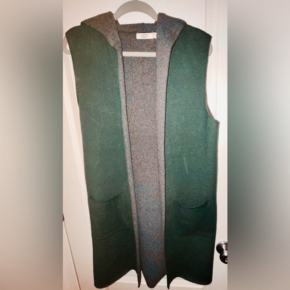 UGG long fleece vest size M